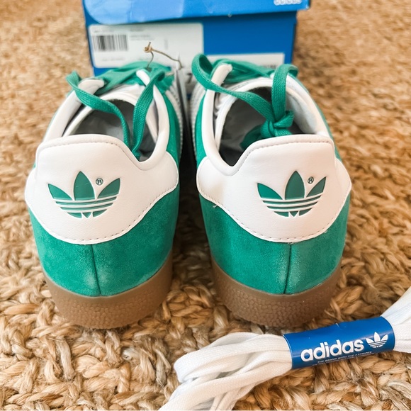 NWT Adidas Gazelle Originals Sneakers Courtyard Green Gum Sole Sz Men 5/Women 6 - Picture 12 of 16